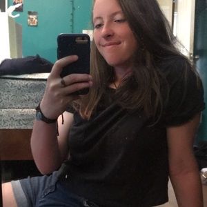 Meet your Posher, Chloe